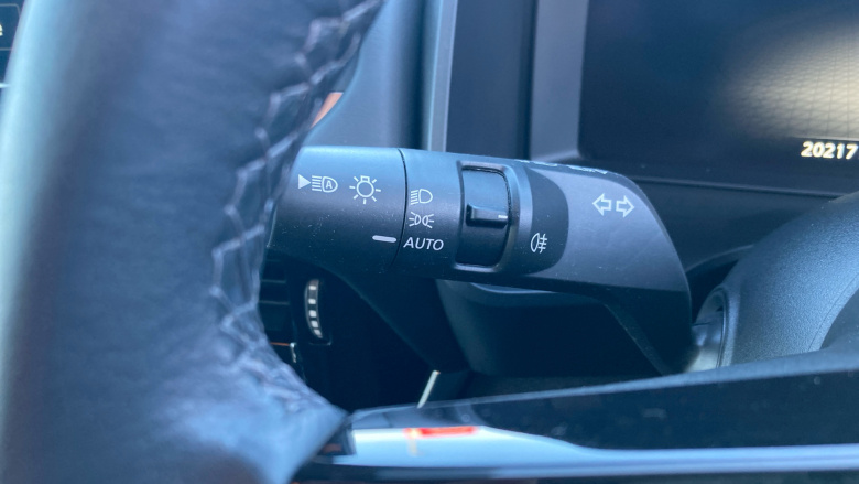 Nissan Qashqai 1.3 DiG-T MH N-Connecta 5dr Petrol Hatchback